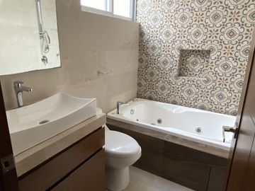 Venta casa en Fracc. Altavista. Entrada a Lomas I, Periférico y Atlixcayotl