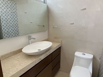 Venta casa en Fracc. Altavista. Entrada a Lomas I, Periférico y Atlixcayotl