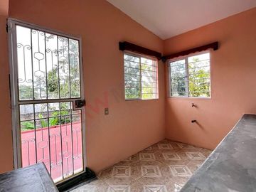 Casa en esquina con terreno de 490 m2 en COITA en VENTA