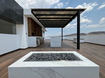 CASA EN VENTA EN LOMAS DE ANGELÓPOLIS