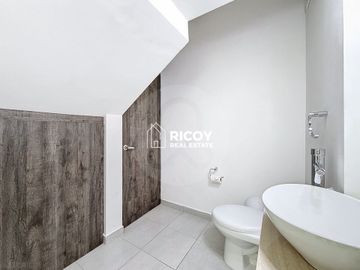 Casa en condominio en venta en Pueblo Juriquilla