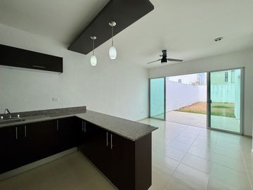 CASA EN VENTA, UNA PLANTA, 2 RECÁMARAS, PRIVADA, SANTA FE NORTE ¡OPORTUNIDAD!
