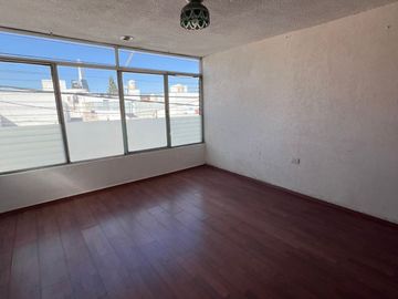CASA EN VENTA CON RECAMARAS EN PB RESIDENCIAL DEL VALLE  AL PONIENTE DE AGS.