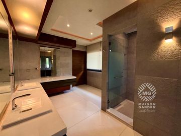 Venta de residencia en Club de Golf Valle Escondido