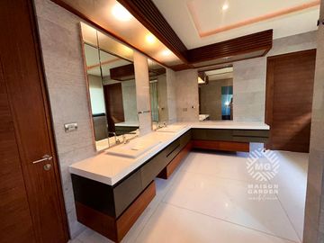 Venta de residencia en Club de Golf Valle Escondido