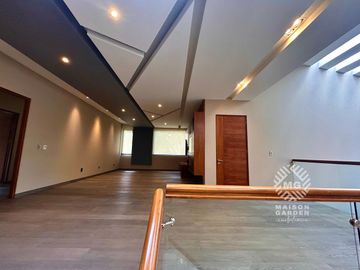 Venta de residencia en Club de Golf Valle Escondido
