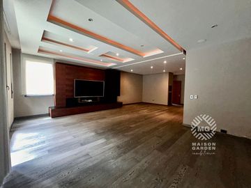 Venta de residencia en Club de Golf Valle Escondido