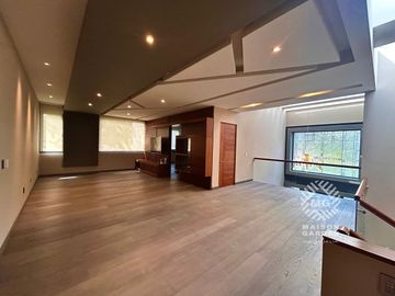 Venta de residencia en Club de Golf Valle Escondido
