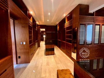 Venta de residencia en Club de Golf Valle Escondido