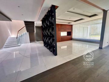 Venta de residencia en Club de Golf Valle Escondido
