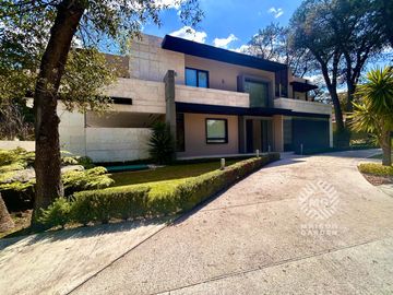 Venta de residencia en Club de Golf Valle Escondido