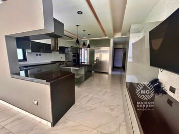 Venta de residencia en Club de Golf Valle Escondido