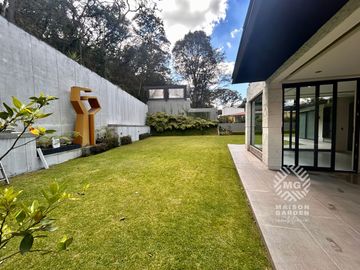 Venta de residencia en Club de Golf Valle Escondido