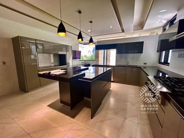 Venta de residencia en Club de Golf Valle Escondido