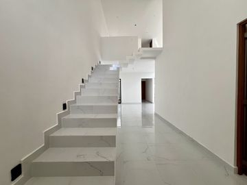 CASA EN VENTA EN PRIVADA CON 4 HABITACIONES Y ALBERCA, ZENDERA RESIDENCIAL