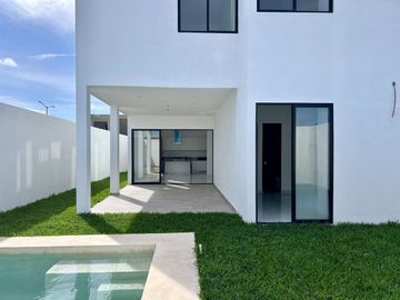 CASA EN VENTA EN PRIVADA CON 4 HABITACIONES Y ALBERCA, ZENDERA RESIDENCIAL