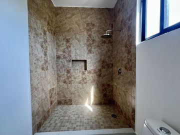 CASA EN VENTA EN PRIVADA CON 4 HABITACIONES Y ALBERCA, ZENDERA RESIDENCIAL