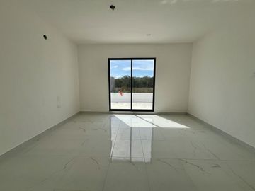 CASA EN VENTA EN PRIVADA CON 4 HABITACIONES Y ALBERCA, ZENDERA RESIDENCIAL