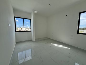 CASA EN VENTA EN ESQUINA CON 4 HABITACIONES Y ALBERCA, ZENDERA RESIDENCIAL