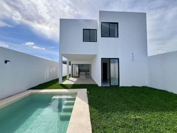 CASA EN VENTA EN ESQUINA CON 4 HABITACIONES Y ALBERCA, ZENDERA RESIDENCIAL