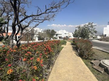 Casa en Venta en Zibatá $5.1mdp | 3 Recámaras, Roof Garden y Jardín Amplio