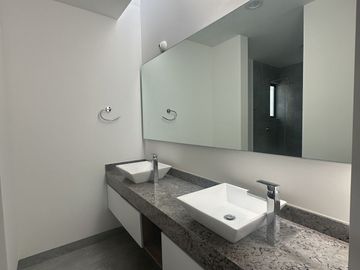 Casa en Venta en Zibatá $5.1mdp | 3 Recámaras, Roof Garden y Jardín Amplio