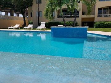 Departamento en PB, acceso directo a la alberca, gran ubicación en Cancún.