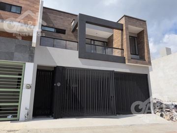 Casa en Venta Tres Recámaras en Fraccionamiento Morada Quetzal