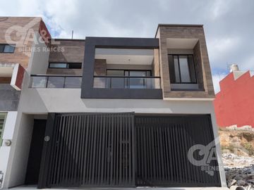 Casa en Venta Tres Recámaras en Fraccionamiento Morada Quetzal