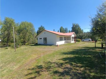 SE VENDE PARCELA CON DOS CASAS COUNTRY SANTA CATALINA