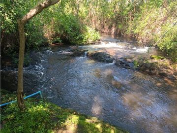 SE VENDE PARCELA CON DOS CASAS COUNTRY SANTA CATALINA