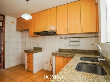 Venta amplio Duplex con terraza - Álamos de Monterrico Surco