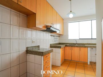 Venta amplio Duplex con terraza - Álamos de Monterrico Surco