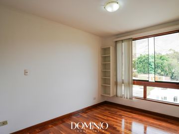 Venta amplio Duplex con terraza - Álamos de Monterrico Surco