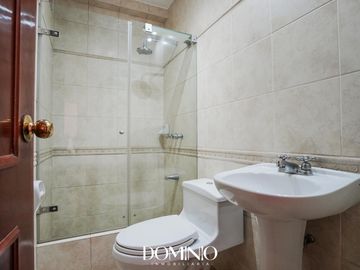 Venta amplio Duplex con terraza - Álamos de Monterrico Surco