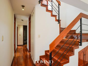 Venta amplio Duplex con terraza - Álamos de Monterrico Surco