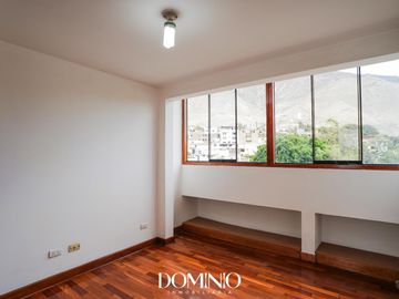 Venta amplio Duplex con terraza - Álamos de Monterrico Surco
