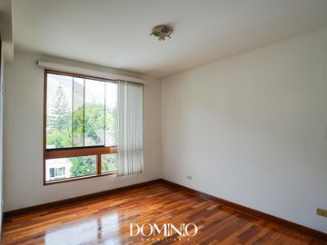 Venta amplio Duplex con terraza - Álamos de Monterrico Surco