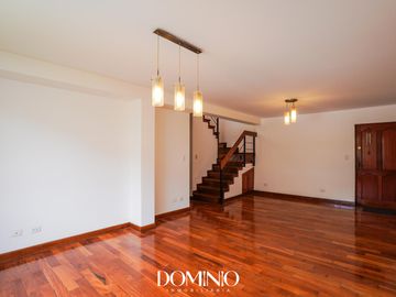Venta amplio Duplex con terraza - Álamos de Monterrico Surco