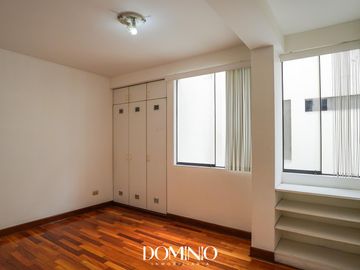 Venta amplio Duplex con terraza - Álamos de Monterrico Surco