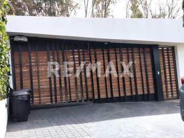 EN VENTA EXCELENTE CASA RESIDENCIAL - (3)