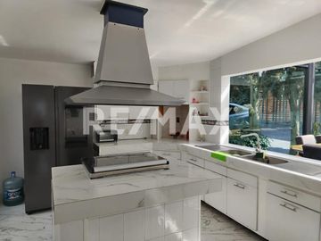 EN VENTA EXCELENTE CASA RESIDENCIAL - (3)