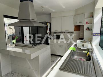 EN VENTA EXCELENTE CASA RESIDENCIAL - (3)