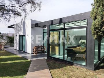 EN VENTA EXCELENTE CASA RESIDENCIAL - (3)
