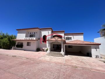 Venta Villas California (3 unidades) con Alberca.