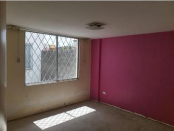 VIVIENDA UNIFAMILIAR DE 3 PISOS, EN VENTA, EN SAN JOSÉ DE MORÁN CALDERÓN-PICHINCHA