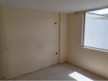 VIVIENDA UNIFAMILIAR DE 3 PISOS, EN VENTA, EN SAN JOSÉ DE MORÁN CALDERÓN-PICHINCHA