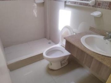 VIVIENDA UNIFAMILIAR DE 3 PISOS, EN VENTA, EN SAN JOSÉ DE MORÁN CALDERÓN-PICHINCHA