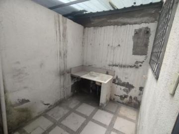 VIVIENDA UNIFAMILIAR DE 3 PISOS, EN VENTA, EN SAN JOSÉ DE MORÁN CALDERÓN-PICHINCHA