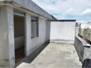 VIVIENDA UNIFAMILIAR DE 3 PISOS, EN VENTA, EN SAN JOSÉ DE MORÁN CALDERÓN-PICHINCHA